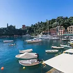 Daire Above The Sea - Exclusive Seafront *