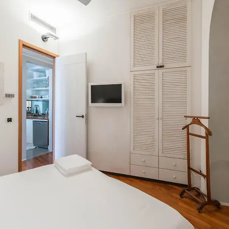 Above The Sea - Exclusive Seafront Appartement *