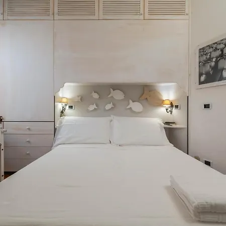 Above The Sea - Exclusive Seafront Appartement *