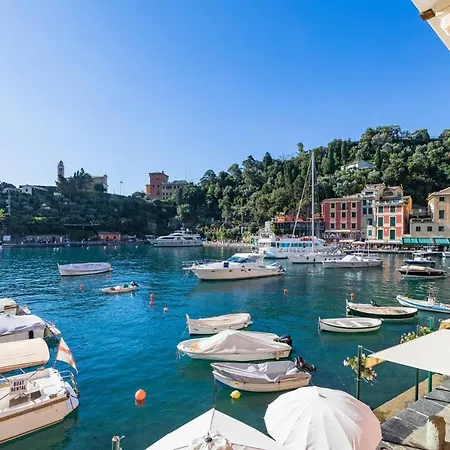 Above The Sea - Exclusive Seafront Apartament