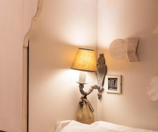 Above The Sea - Exclusive Seafront Lägenhet *