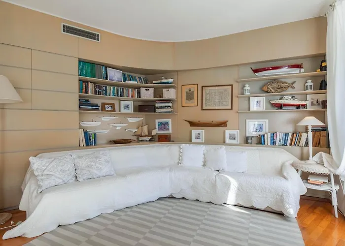 Above The Sea - Exclusive Seafront *