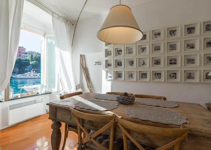 Lägenhet Above The Sea - Exclusive Seafront *