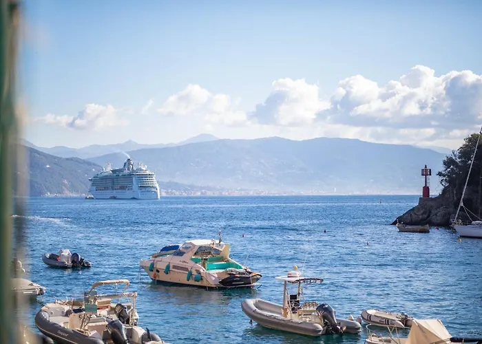 Above The Sea - Exclusive Seafront Lägenhet *