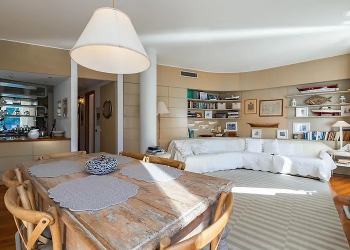 Above The Sea - Exclusive Seafront *