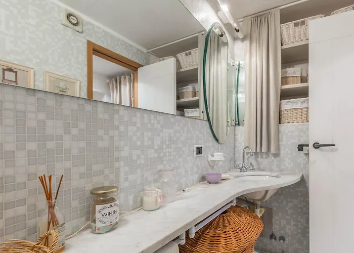 Above The Sea - Exclusive Seafront *